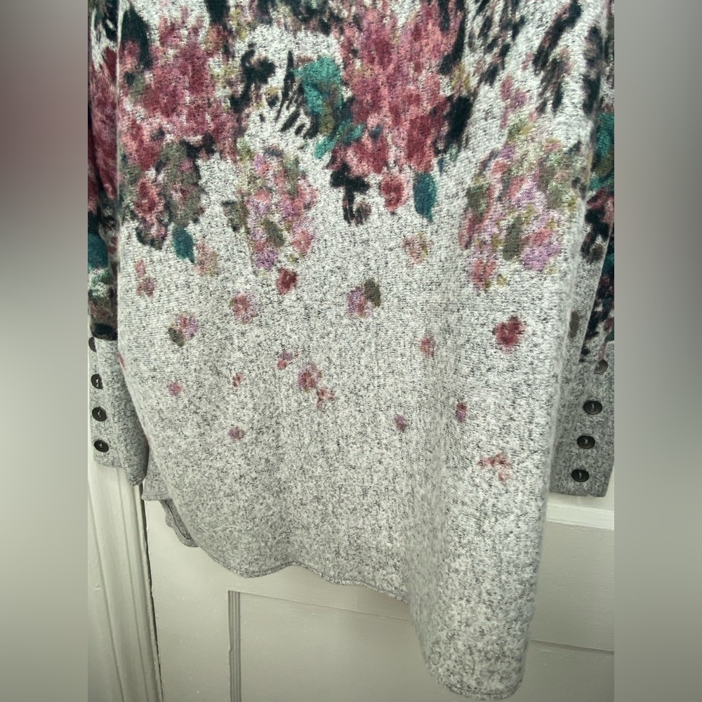 Westbound  NWT Pink Floral Fuzzy Placement Gray Dillards Sweater - Picture 5 of 7
